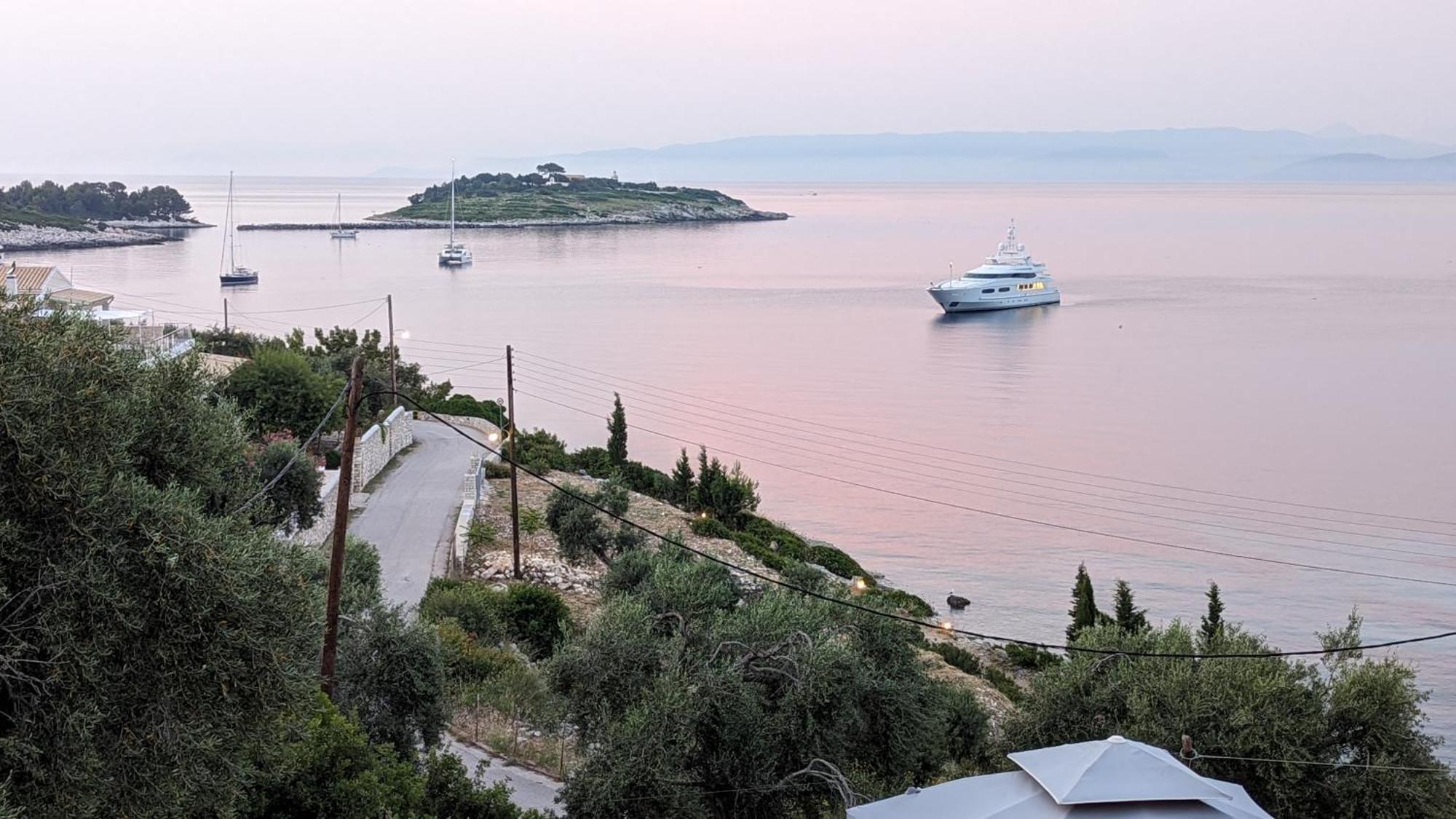 Villa Avgerini Paxos Γάιος Δωμάτιο φωτογραφία